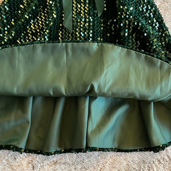 Xtraordinary sequined Holiday Dress, Size 8 Green Special
Occasion - Picture 4 of 6